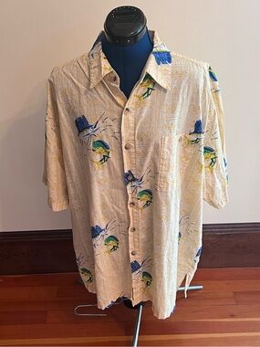 Men's Short-Sleeve West Marine Hawaiian Style Shirt w/ Marlin & Mahi Mahi Fish